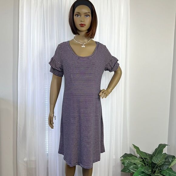 Isabel Maternity by Ingrid & Isabel Dresses & Skirts - Isabel Maternity Dress Large 